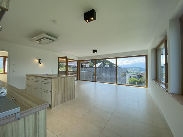 "ohne Provision" geräumige, helle 5 Zimmer Terrassenwohnung mit super Aussicht