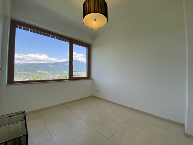 "ohne Provision" geräumige, helle 5 Zimmer Terrassenwohnung mit super Aussicht