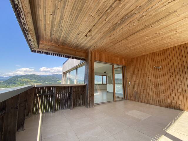 "ohne Provision" geräumige, helle 5 Zimmer Terrassenwohnung mit super Aussicht