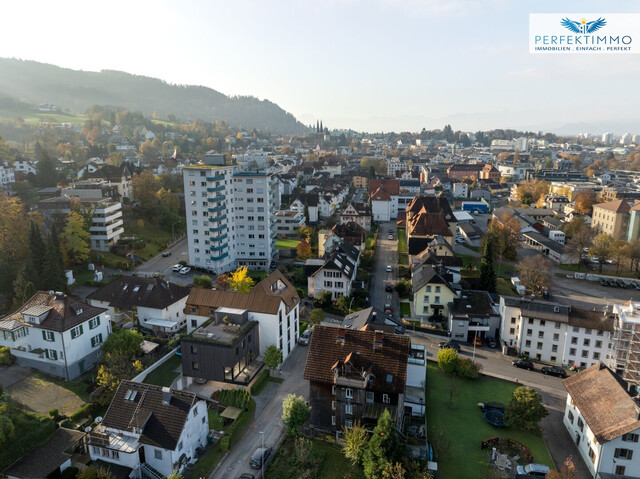 Wohnen wie im eigenen Haus: lichtdurchfluteter, geräumiger Wohntraum mit Dachterrasse