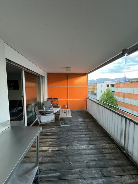 Schöne, helle, möblierte 4 Zimmer-Wohnung 