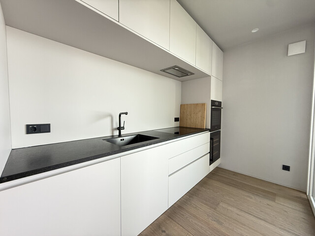 Stilvolle 2-Zimmer-Terrassenwohnung mit maßgefertigten Einbaumöbeln in Dornbirn zu vermieten