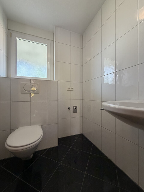 Schöne und sonnige  3-Zimmer-Wohnung mit 2 Tiefgaragenplätzen