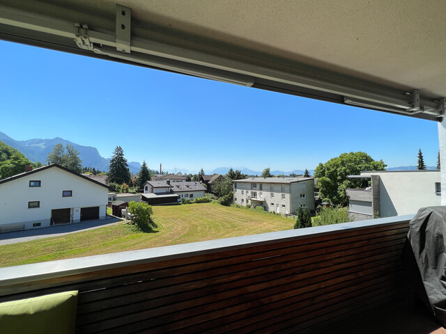 Schöne Dachgeschosswohnung mit herrlicher Südterrasse mit Aussicht