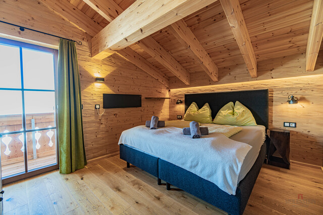 Neuwertiges Chalet Dorf mit Alm-Gasthof in bester Lage am Falkert - direkt neben der "Heidi-Alm"