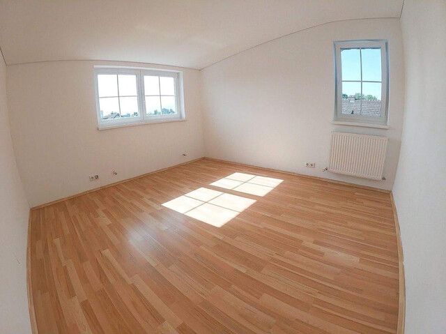 Geräumige Wohnung mit Balkon 