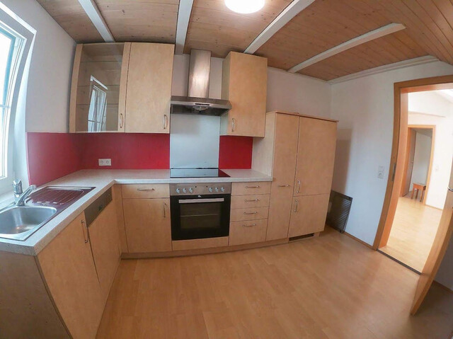 Geräumige Wohnung mit Balkon 