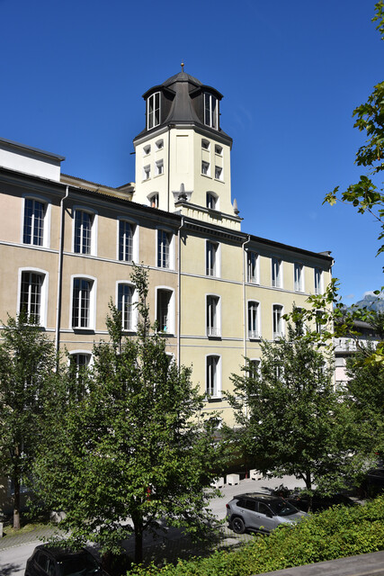 Hübsches Büro-Loft mit Galerie