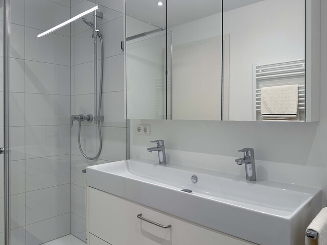 Neubau 3 Zi. Wohnung mit Terrasse und Extras in Top-Lage - OG