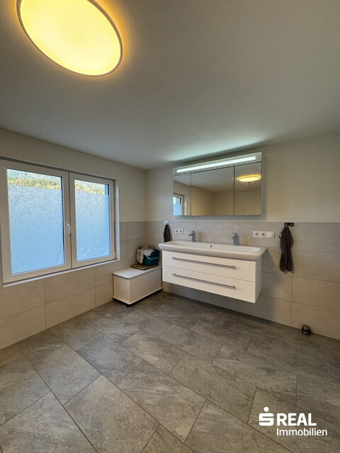 Wohnen wie im eigenen Haus - gemütliche Wohnung mit viel Freiraum!