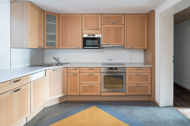 Haus mit schönem Garten samt Geschäftslokal zu verkaufen