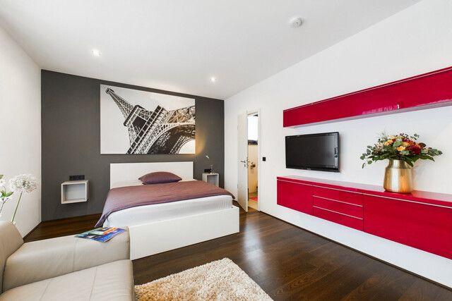 Exklusive Villa mit Indoor- & Outdoor-Pool, Smart-Home-Ausstattung und durchdachtem Raumkonzept