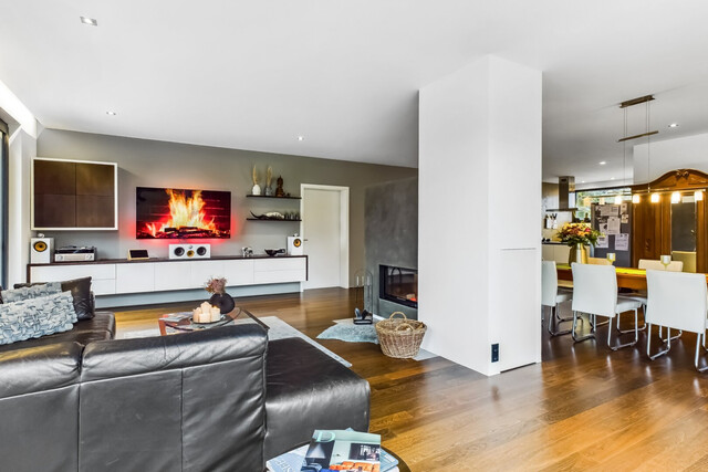 Exklusive Villa mit Indoor- & Outdoor-Pool, Smart-Home-Ausstattung und durchdachtem Raumkonzept