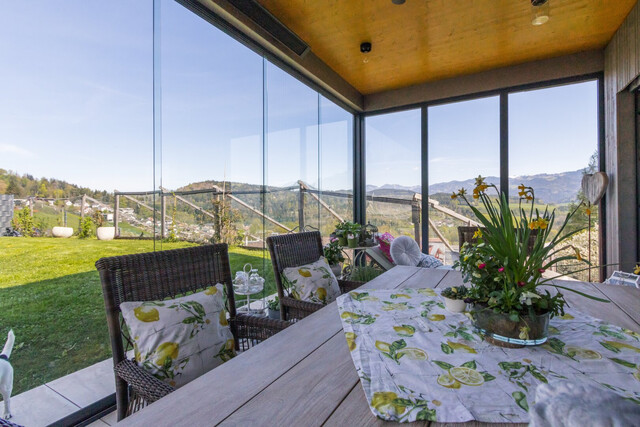 Neuwertige-Aufstockbare Doppelhaushälfte mit Wintergarten und Garage