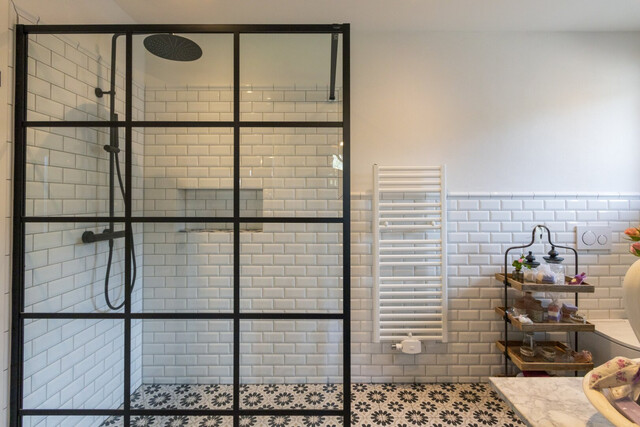 Neuwertige-Aufstockbare Doppelhaushälfte mit Wintergarten und Garage