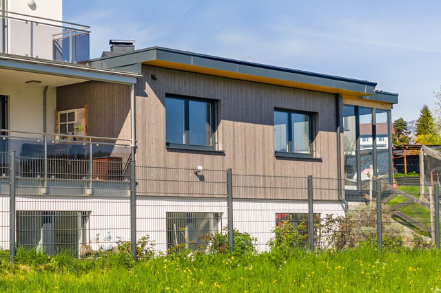 Neuwertige-Aufstockbare Doppelhaushälfte mit Wintergarten und Garage