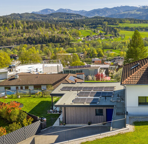 Neuwertige-Aufstockbare Doppelhaushälfte mit Wintergarten und Garage