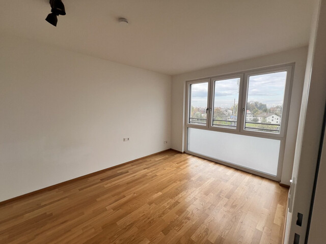 Lichtdurchflutete und großzügige 4 Zimmer Wohnung mit Balkon in zentraler Lage in Dornbirn