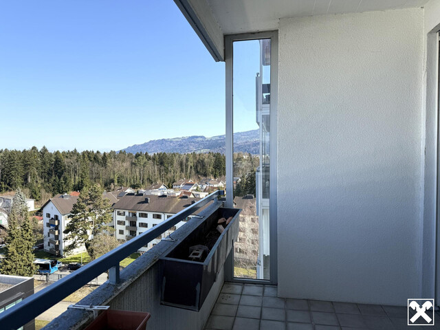 Große 4 Zimmerwohnung im 9. Obergeschoss mit Weitblick!