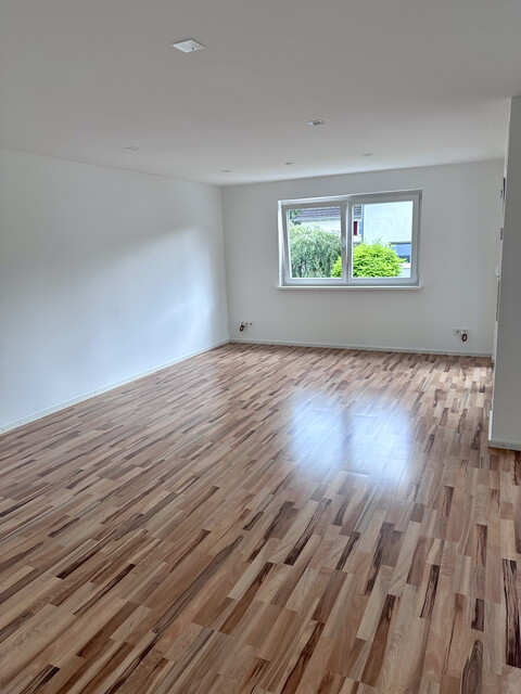 Tolle 3-Zi-Wohnung in 4-Parteien-Haus in Gisingen