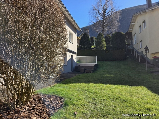 Stilvolles Einfamilienhaus mit großzügigem Raumangebot und separater Einliegerwohnung