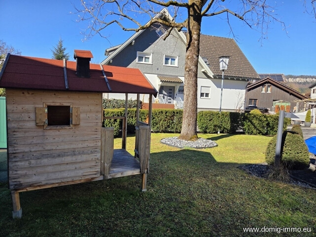 Stilvolles Einfamilienhaus mit großzügigem Raumangebot und separater Einliegerwohnung