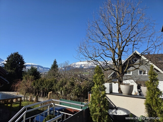 Stilvolles Einfamilienhaus mit großzügigem Raumangebot und separater Einliegerwohnung