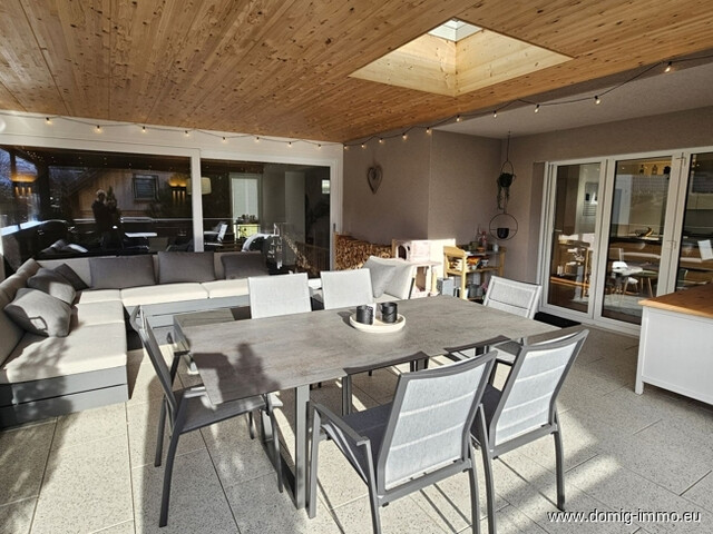 Stilvolles Einfamilienhaus mit großzügigem Raumangebot und separater Einliegerwohnung