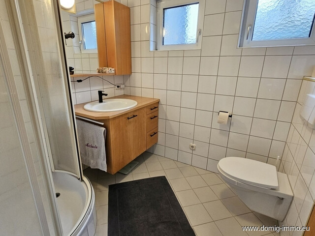 Stilvolles Einfamilienhaus mit großzügigem Raumangebot und separater Einliegerwohnung