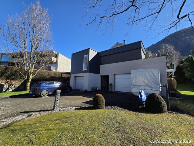 Stilvolles Einfamilienhaus mit großzügigem Raumangebot und separater Einliegerwohnung