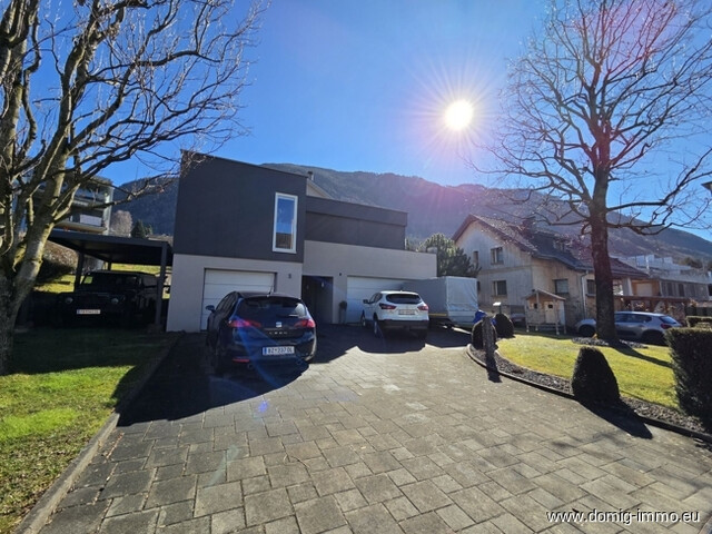 Stilvolles Einfamilienhaus mit großzügigem Raumangebot und separater Einliegerwohnung