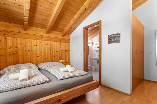 Wunderschönes Chalet mit Freizeitwohnsitz in Bartholomäberg: 6 Zimmer, Garten und Terrasse- idyllisches Kleinod!