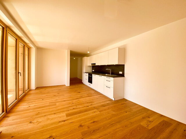 2-Zimmer Wohnung mit Terrasse & großem Garten! Top 4