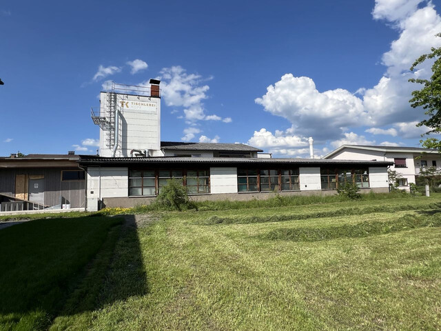 GERÄUMIGE PRODUKTIONS- UND LAGERHALLE FÜR IHR UNTERNEHMEN