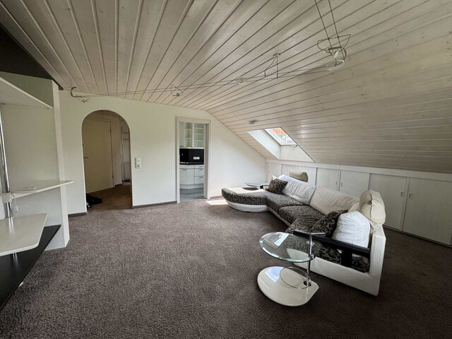 Charmante 2-Zimmer Dachgeschosswohnung mit Balkon