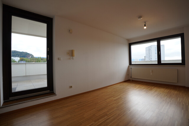 Helle 2-Zimmer-Wohnung mit großer  Terrasse und Ausblick 