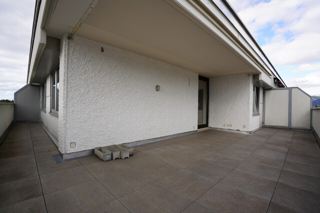 Helle 2-Zimmer-Wohnung mit großer  Terrasse und Ausblick 