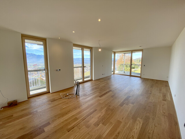 Helle 4-Zimmer-Wohnung mit Balkon