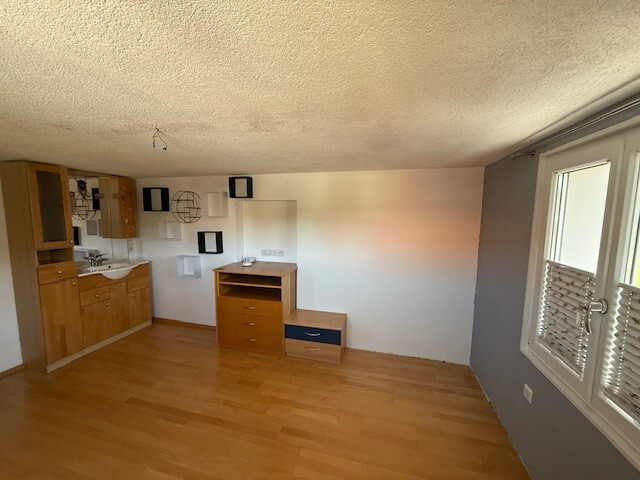 Ehemaliges Gasthaus Hirschen und angrenzende 5-Zimmerwohnung mit Garten zu vermieten 