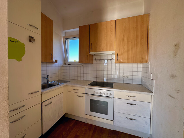 helle 2,5 Zimmer Wohnung mit schönem Balkon
