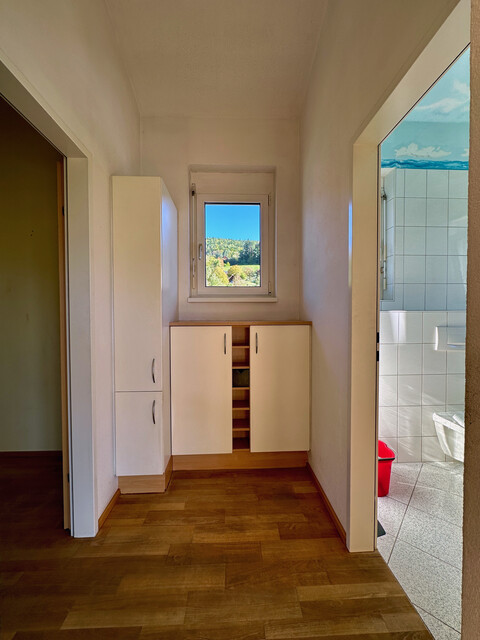 helle 2,5 Zimmer Wohnung mit schönem Balkon