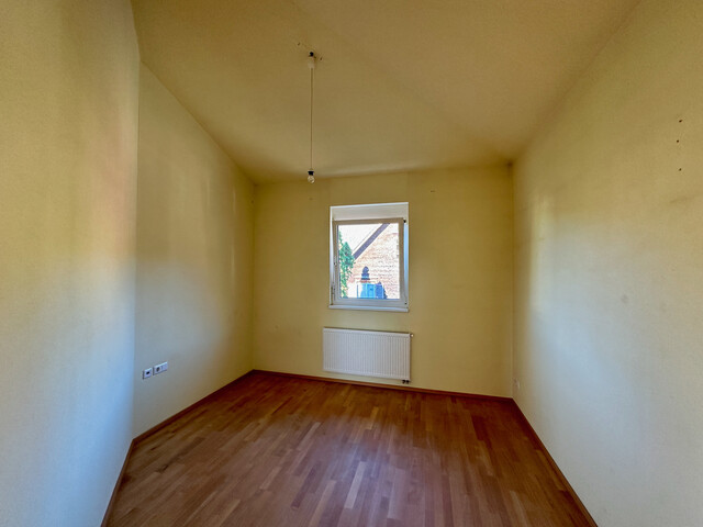 helle 2,5 Zimmer Wohnung mit schönem Balkon