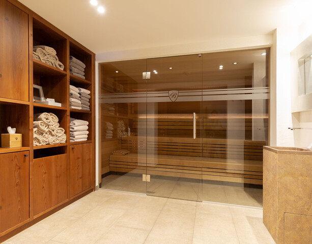 Ferientraum im schneesicheren Zürs!