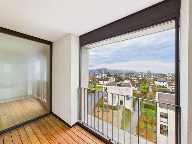 Helle, großzügige 2-Zimmer-Wohnung mit einmaligem Blick übers Rheintal