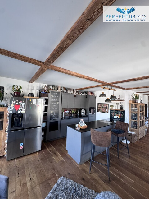 Lichtdurchflutete Dachgeschoss-Maisonette mit Traum-Blick auf den Weiher in Weißensberg!