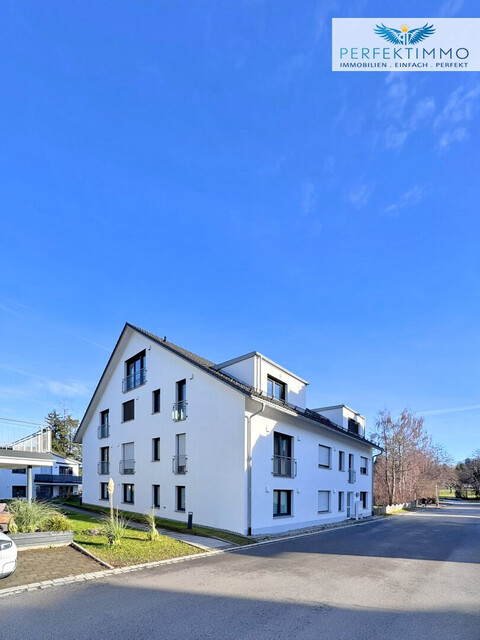 Lichtdurchflutete Dachgeschoss-Maisonette mit Traum-Blick auf den Weiher in Weißensberg!