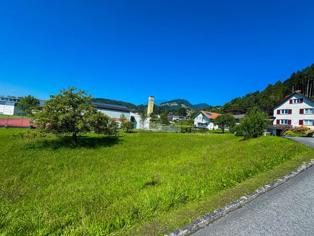 SONNIG, RUHIG UND BESTENS ANGEBUNDEN