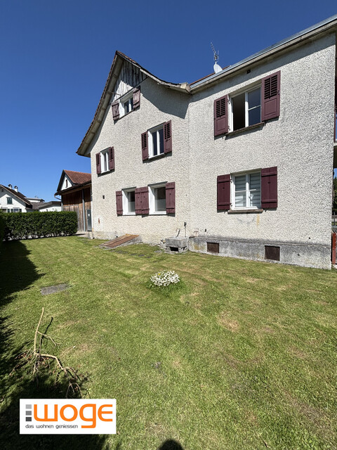 "ohne Provision" geräumige, helle 4,5 Zimmer Wohnung mit Garten u Balkon