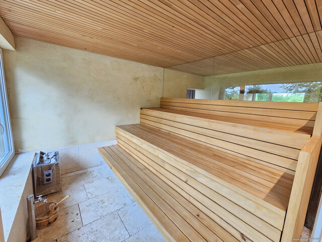 Einzigartiges Wohn- und Seminarhaus in Dornbirn mit großem Grundstück, Schwimmteich und Spa-Bereich!