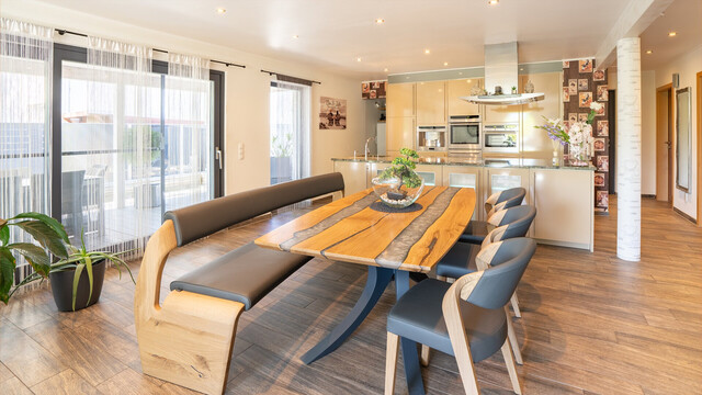 Meiningen | Stilvoller Bungalow mit Holzpool in ruhiger Lage